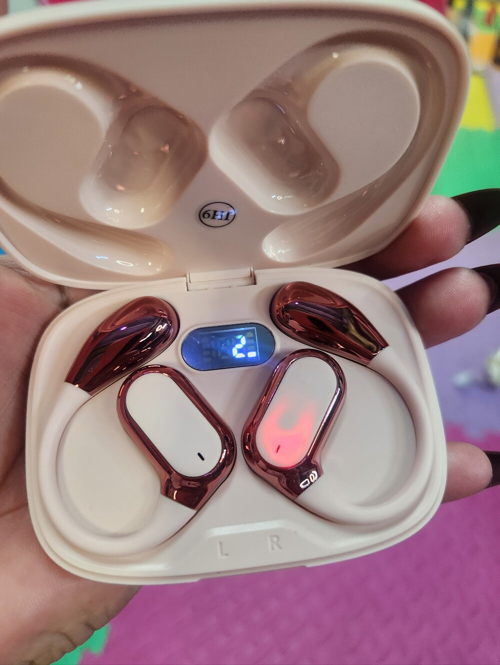 GIVEAWAY!! Earbuds